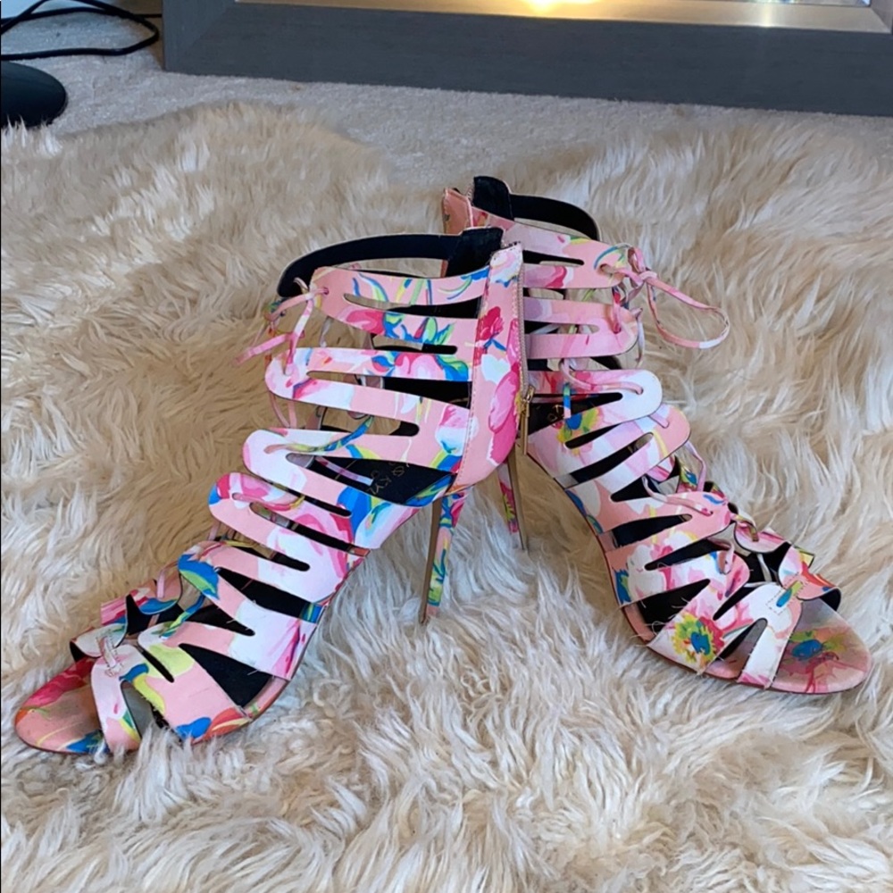 Madden Girl Kendall & Kylie floral lace up heels